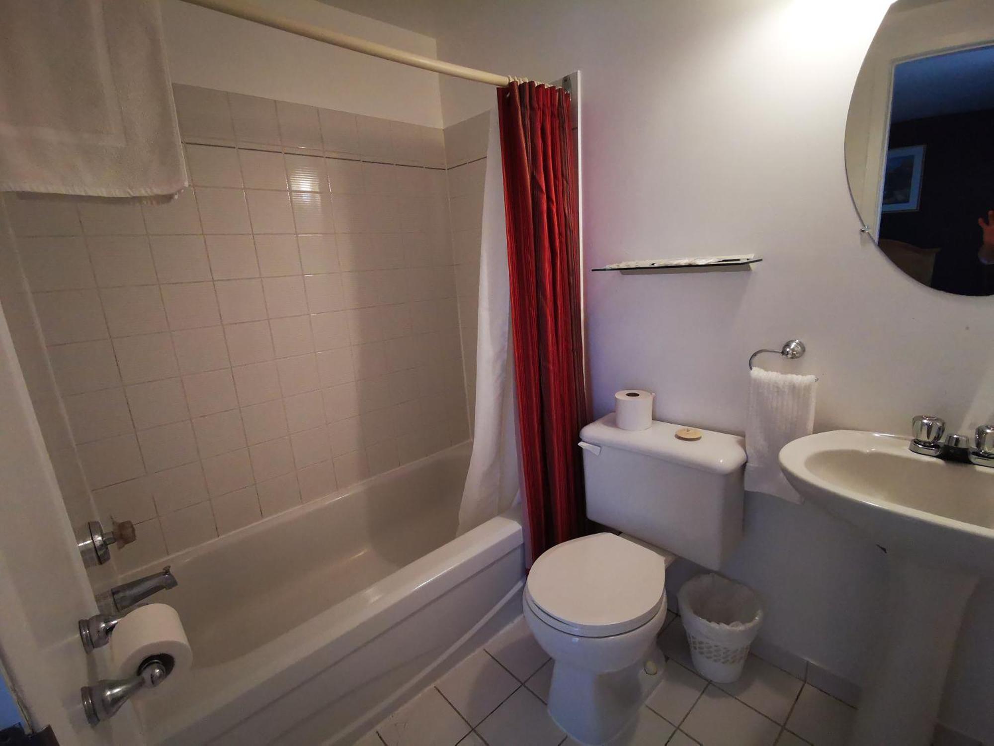 Hotel Alila Saint-Sauveur-des-Monts Quarto foto