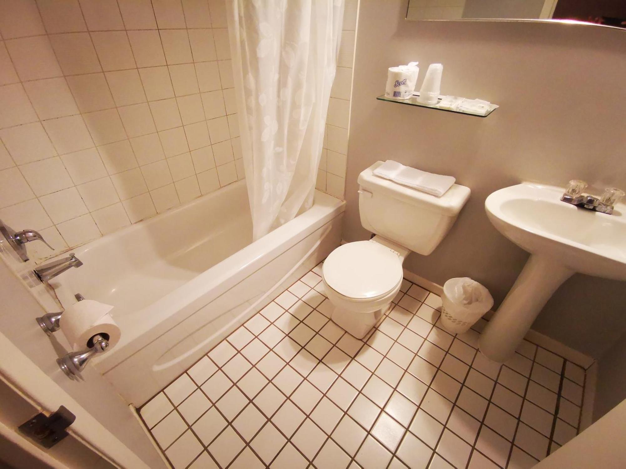 Hotel Alila Saint-Sauveur-des-Monts Quarto foto